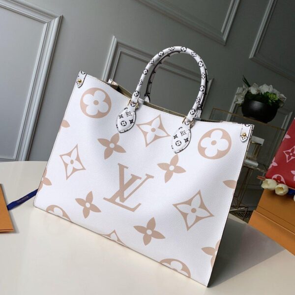 Louis Vuitton ON THE GO GM