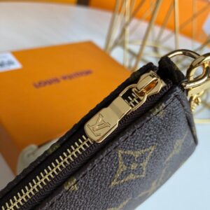 Louis Vuitton mini pochette accessoires on chain Monogram - Image 4
