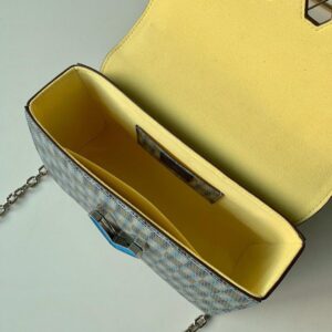 Louis Vuitton TWIST MM - Image 7
