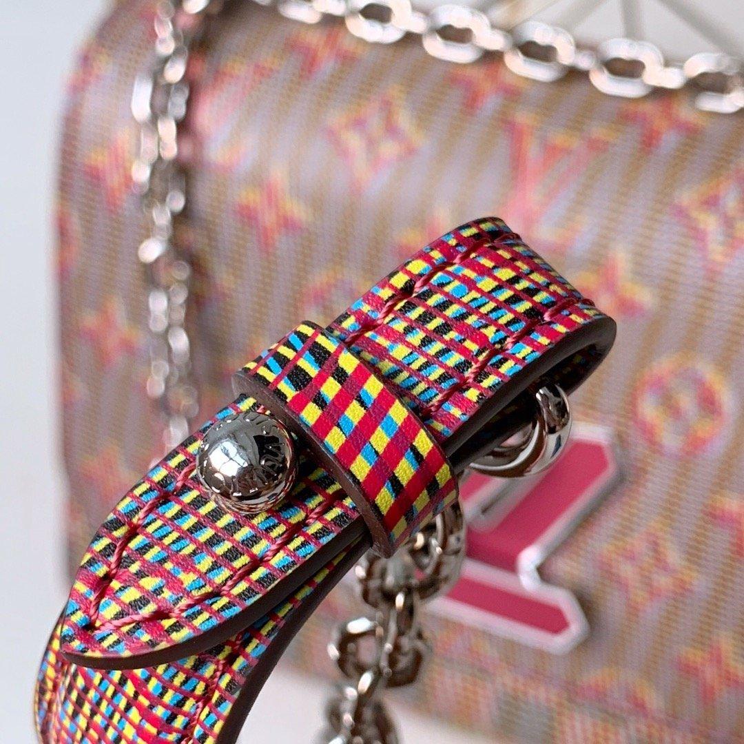 Louis Vuitton TWIST MM - Image 5