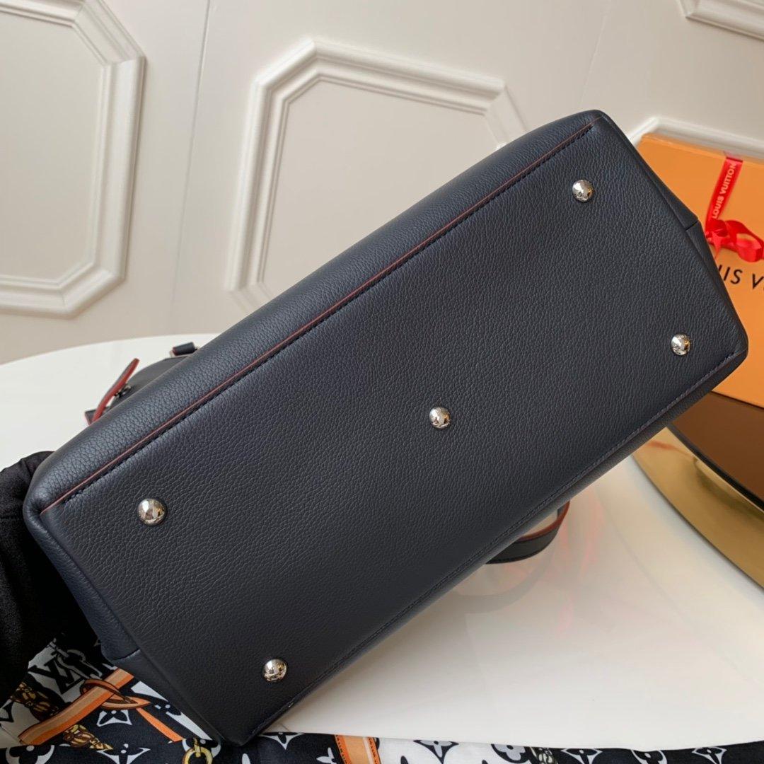 Louis Vuitton LOCKME DAY BAG - Image 6