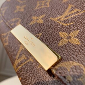 Louis Vuitton Favorite PM Monogram Canvas - Image 8