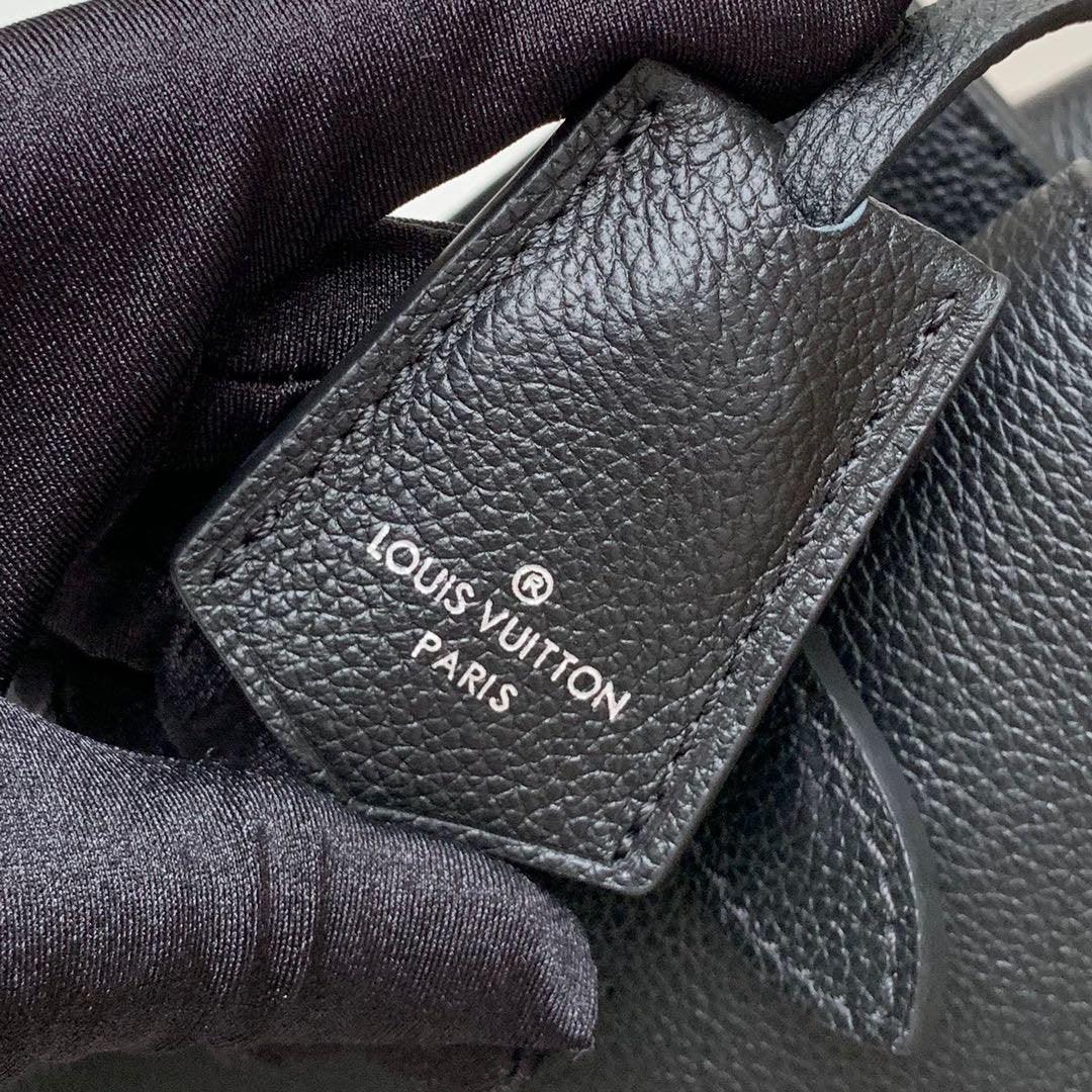 Louis Vuitton LOCKME DAY BAG - Image 8