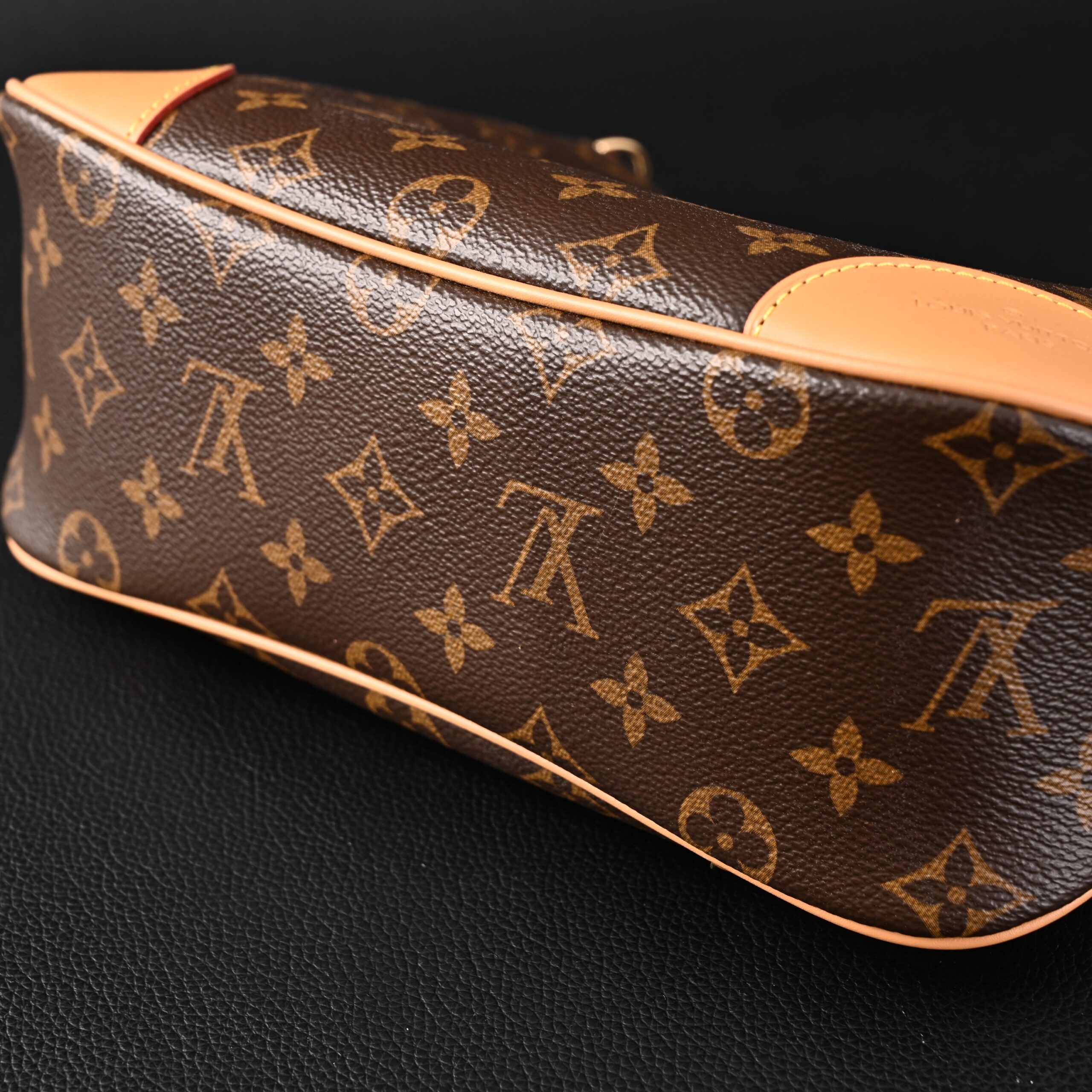 Louis Vuitton Boulogne Monogram Canvas Shoulder Bag – Classic Brown with Vachetta Leather Trim (M45832) - Image 9