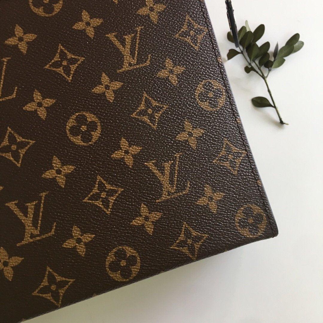 Louis Vuitton Toiletry Pouch - Image 9