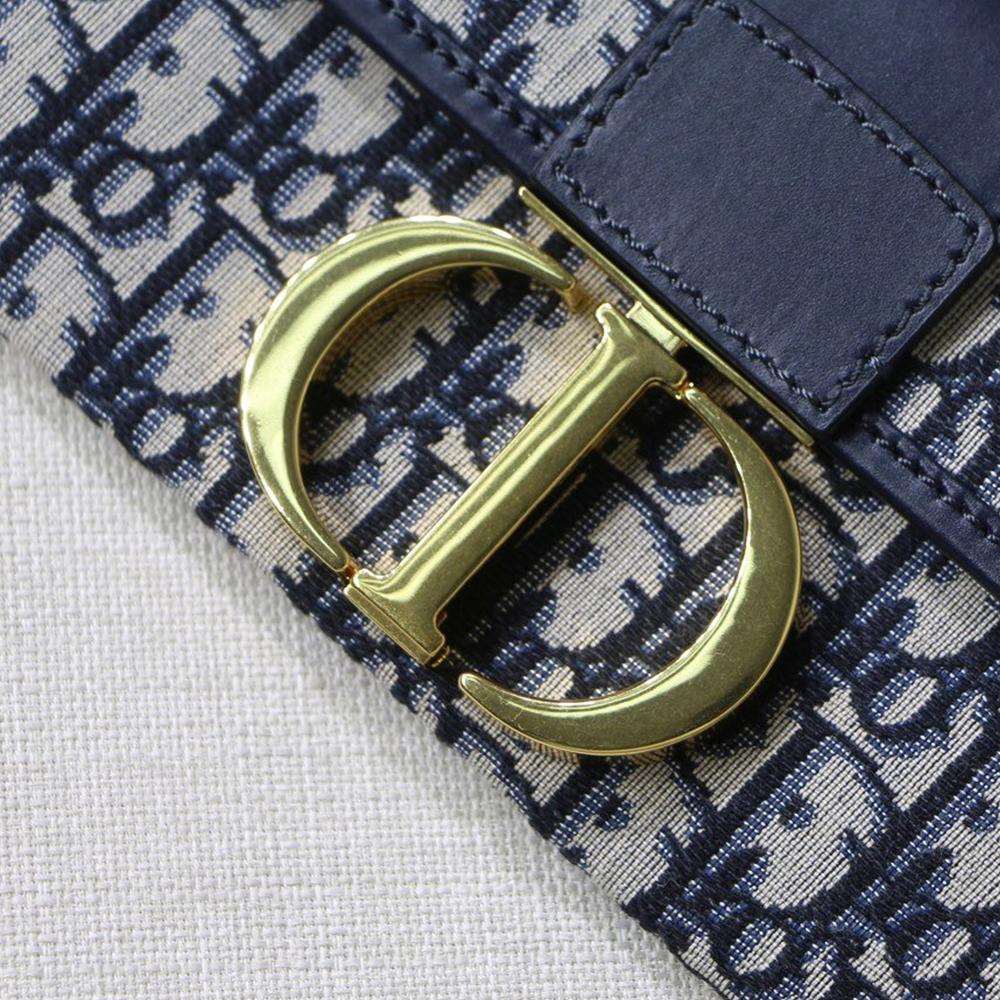 Dior 30 Montaigne Pouch - Image 5