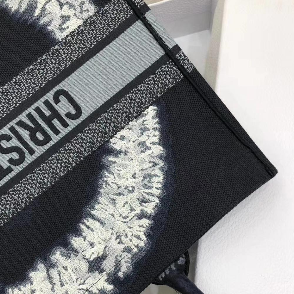 Dior Book Tote - Image 8
