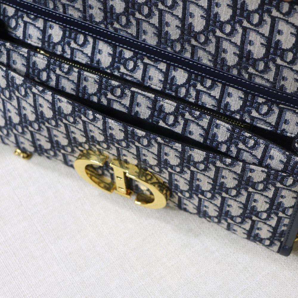 Dior 30 Montaigne Pouch - Image 6
