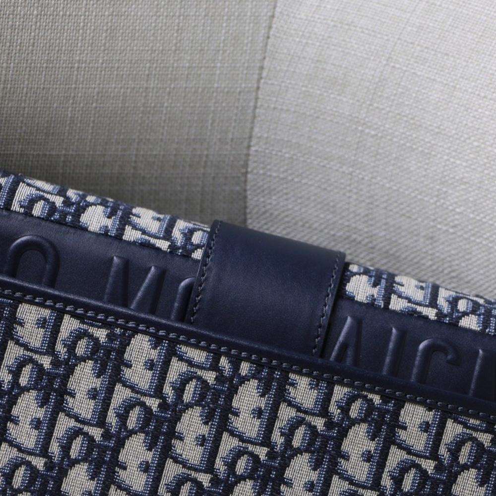 Dior 30 Montaigne Pouch - Image 7