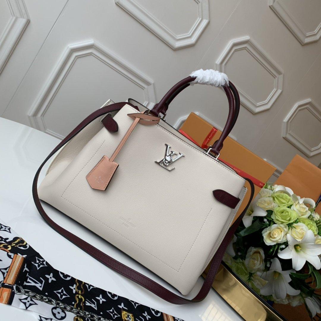 Louis Vuitton LOCKME DAY BAG - Image 7