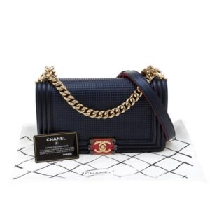 Chanel Cube embossed Medium Flap boy bag - Image 3