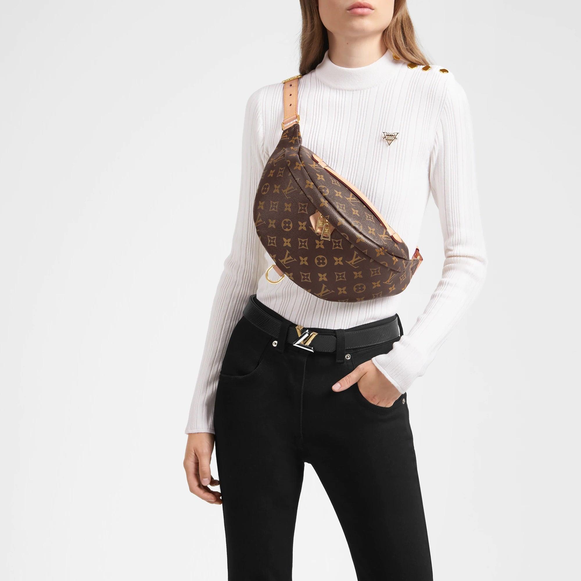 Louis Vuitton Bumbag Monogram canvas - Image 1